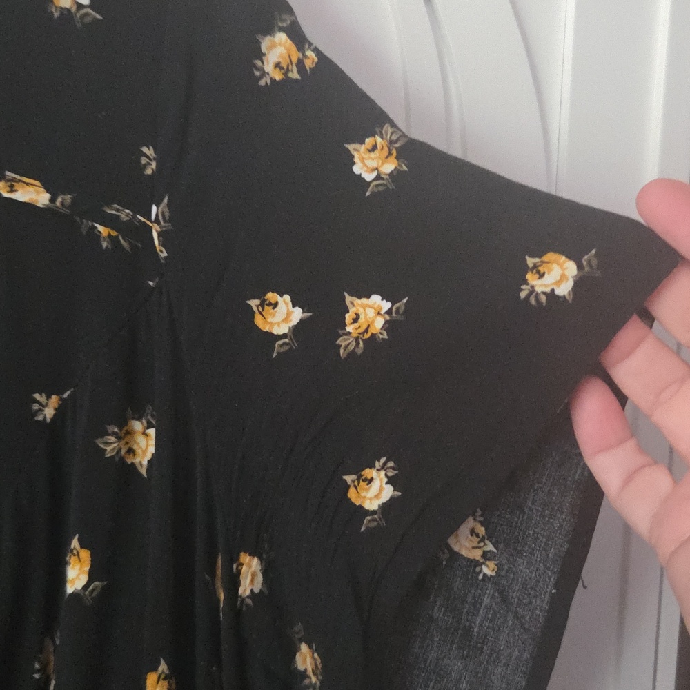 torrid Black Floral Scoop Neck Blouse with Yellow Blooms - Torrid Size 3 - Picture 5 of 9